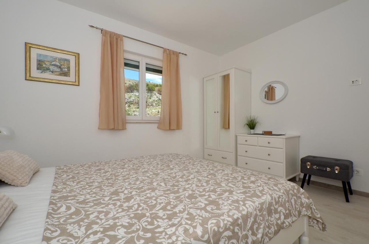 Apartment Elza Trogir Exterior photo
